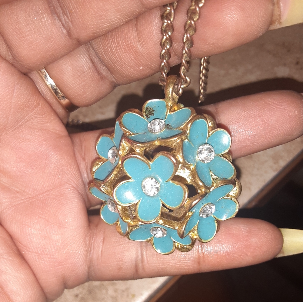 Necklace - Picture 2 of 4